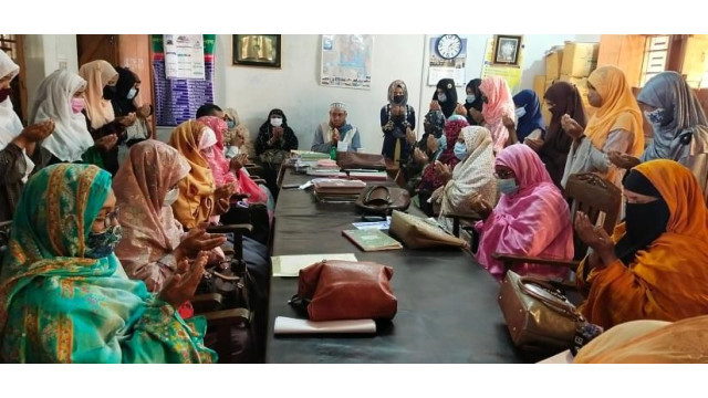 বুদ্ধিজীবী দিবস উপলক্ষে নবাবগঞ্জ মহিলা ফাজিল মাদরাসায় আলোচনা ও দোয়া