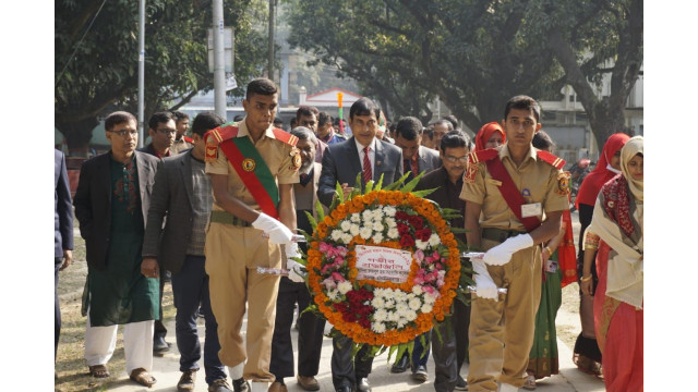 মহান বিজয় দিবস উপলক্ষে আদিনা ফজলুল হক সরকারি কলেজে নানা কর্মসূচি