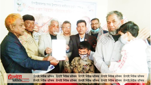 চাঁপাইনবাবগঞ্জে ট্রেন দুর্ঘটনায় নিহত ৩ পরিবারকে এরফান গ্রুপের আর্থিক সহায়তা