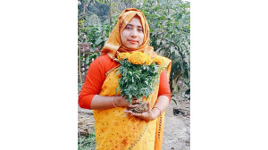 দেশ সেরা অনলাইন পারফর্মার হলেন চাঁপাইনবাবগঞ্জের রাফিয়া