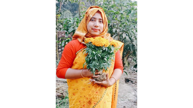 দেশ সেরা অনলাইন পারফর্মার হলেন চাঁপাইনবাবগঞ্জের রাফিয়া