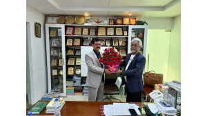 বিদায়ী জেলা প্রশাসক মঞ্জুরুল হাফিজকে এরফান আলীর শুভেচ্ছা 