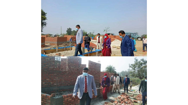 সদর উপজেলার নির্মাণাধীন আশ্রয়ণ প্রকল্পের গৃহ পরিদর্শন করলেন জেলা প্রশাসক এ কে এম গালিব খান