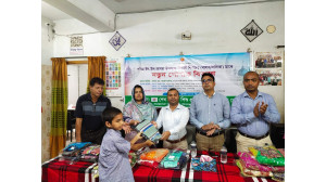 শিবগঞ্জে নিবাসী শিশুদের মধ্যে ঈদের পোশাক বিতরণ 