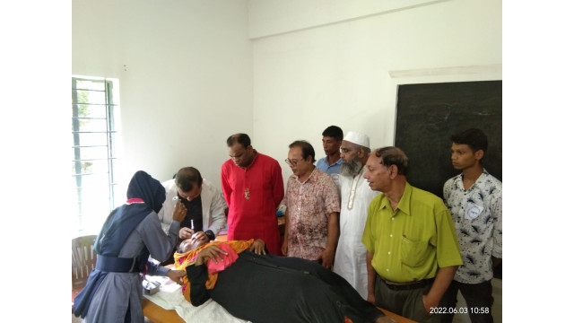 চাঁপাইনবাবগঞ্জে বসুন্ধরা আই হসপিটালের বিনামূল্যে চক্ষু শিবির অনুষ্ঠিত