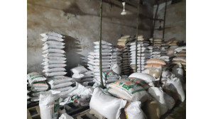 চাঁপাইনবাবগঞ্জে  পণ্য মজুতের দায়ে শিবগঞ্জে ব্যবসায়ীকে জরিমানা