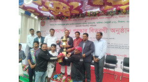 বঙ্গবন্ধু অনূর্ধ্ব-১৭ ফুটবল টুর্নামেন্টে পাবনাকে হারিয়ে বিভাগীয় চ্যাম্পিয়ন চাঁপাইনবাবগঞ্জ