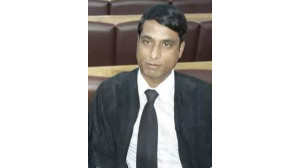 চাঁপাইনবাবগঞ্জে ১১ বছর ভুয়া সার্টিফিকেট দিয়ে ওকালতি -অবশেষে বহিস্কার 