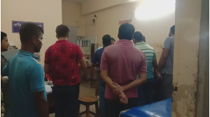 গোমস্তাপুরে আসামি আটক করতে গিয়ে হামলায় ৪ পুলিশ  সদস্য আহত