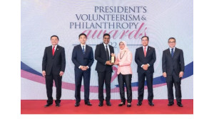 অভিবাসীদের জীবনমান উন্নয়নে অবদান রেখে সিঙ্গাপুরের ‘প্রেসিডেনশিয়াল অ্যাওয়ার্ড’ পেলেন বাংলাদেশের নাজমুল