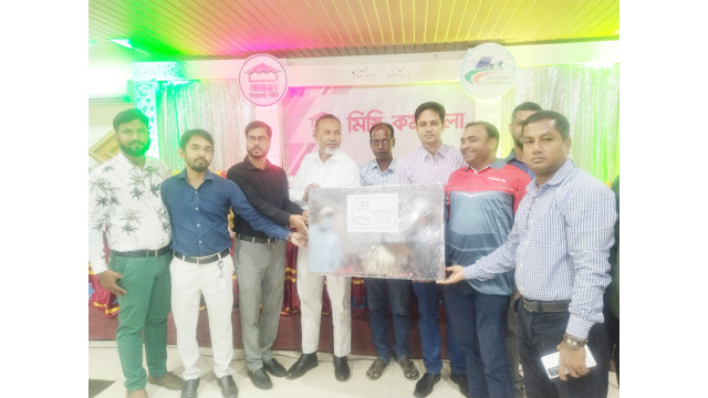 চাঁপাইনবাবগঞ্জে আনোয়ার সিমেন্ট শীট মিস্ত্রি কর্মশালা’ অনুষ্ঠিত