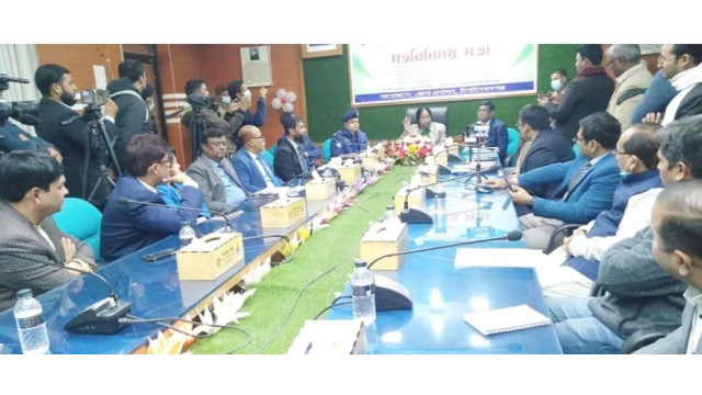 সুন্দর নির্বাচনের চেষ্টা করে যাচ্ছি-চাঁপাইনবাবগঞ্জে নির্বাচন কমিশনার রাশেদা সুলতানা