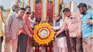 জলাহার সরকারি প্রাথমিক বিদ্যালয়ে শহীদ মিনার উদ্বোধন