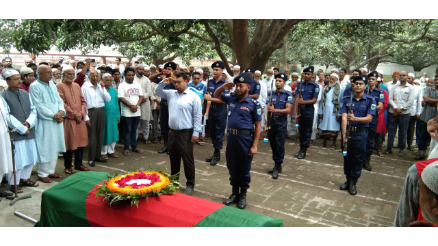 রাষ্ট্রীয় মর্যাদায় দাফন করা বীরমুক্তিযোদ্ধা মনিম উদ দৌলা চৌধুরী