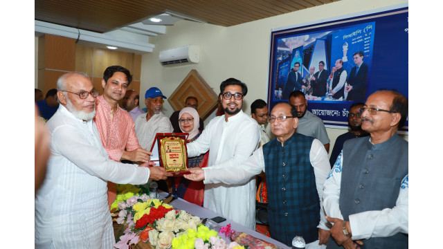 সিআইপি পদক পাওয়ায় মাহবুব আলমকে চাঁপাইনবাবগঞ্জে নাগরিক সংবর্ধনা
