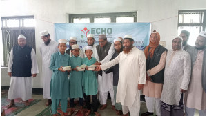 চাঁপাইনবাবগঞ্জে ইকোর সহায়তায় ৪০০ শিক্ষার্থীর মাঝে উন্নত মানের খাবার বিতরণ