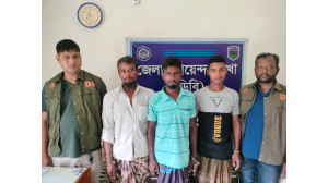 নাচোলে ভ্যানচালককে  হত্যা, গ্রেফতার ৩