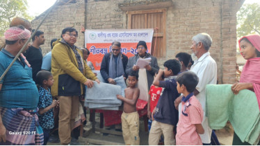 পদ্মার ভাঙন কবলিত এলাকায় কম্বল বিতরণ