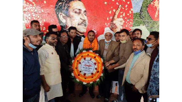 চাঁপাইনবাবগঞ্জে প্রধানমন্ত্রী ও ছাত্রলীগের কেন্দ্রীয় নেতাদের শুভেচ্ছা জানিয়ে আনন্দ শোভাযাত্রা