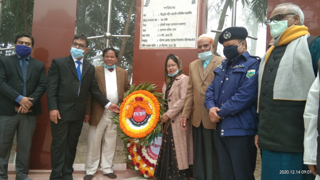 বিনম্র শ্রদ্ধা ও ভালবাসায় চাঁপাইনবাবগঞ্জে শহীদ বুদ্ধিজীবী দিবস পালিত