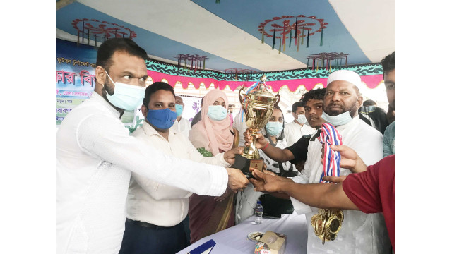 বঙ্গবন্ধু জাতীয় গোলকাপ ফুটবল টুর্নামেন্টে চ্যাম্পিয়ন বারোঘরিয়া ইউনিয়ন