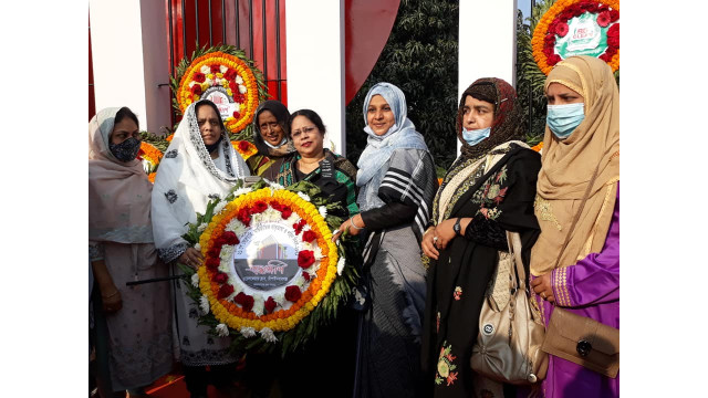 ওয়েল ফেয়ার ক্লাবের আয়োজনে শহীদ মিনারে শ্রদ্ধাঞ্জলি