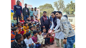  শহীদ দিবস ও আন্তজাতিক মাতৃভাষা দিবস উপলক্ষে পথশিশু কল্যাণ ফাউণ্ডেশন খাবার বিতরণ  