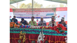 দ্বারিয়াপুরে মাদ্রাসার ছাত্রদের জুব্বা প্রদান ও কবরবাসীর জন্য দোয়া 