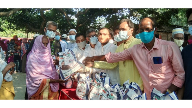মোখলেসুর রহমানের ঈদুল ফিতর উপলক্ষে ২টি ওয়ার্ডে খাদ্য সামগ্রী বিতরণ
