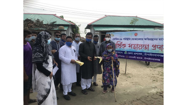 বালিয়াডাঙ্গা ইউনিয়নের মানপুর সল্লা গ্রাম আশ্রয়ণ প্রকল্পের দরিদ্রদের আর্থিক সহায়তা
