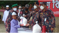 সীমান্তবর্তি কয়েকটি এতিমখানায় বিজিবির ত্রাণ বিতরণ