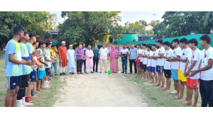 নবাবগঞ্জ জেলা আদর্শ উচ্চ বিদ্যালয়ে ফুটবল লীগের উদ্বোধন