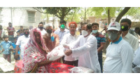 সদর উপজেলার আলাতুলি, শাহজাহানপুর ও চরবাগডাঙ্গা ইউনিয়নে এরফান গ্রুপের খাদ্য সামগ্রী বিতরণ