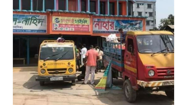 চাঁপাইনবাবগঞ্জে কর্মহীন ও দরিদ্র মানুষদের জন্য ভিন্নধর্মী উদ্যোগ আনন্দ বাজার