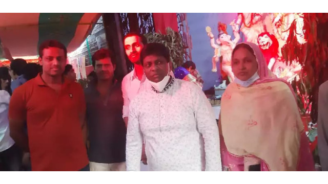 মেয়র প্রার্থী আনোয়ার হোসেনের পৌর এলাকার বিভিন্ন পূজা মণ্ডপ পরিদর্শন