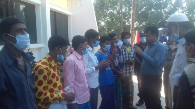 চাঁপাইনবাবগঞ্জে বারঘরিয়ায় বিট পুলিশিং এর অভিযানে ১১ জন গ্রেপ্তার