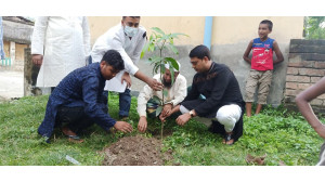  জাতীয় শোক দিবস উপলক্ষে সদর উপজেলা কৃষকলীগ সভাপতি রুহুল আমীনের দোয়া মাহফিল ও বৃক্ষরোপন 