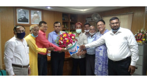বিদায়ী জেলা প্রশাসক এ জেড এম নুরুল হককে চেম্বার, এরফান গ্রুপ ও চাল কল মালিক গ্রুপের সংবর্ধনা