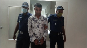  চাঁপাইনবাবগঞ্জে ২১ লাখ ৩০ হাজার টাকার জালরুপিসহ আব্দুল বাসিদ গ্রেফতার 