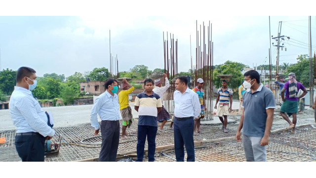চাঁপাইনবাবগঞ্জ সদর উপজেলা মডেল মসজিদের ছাদ ঢালাই কাজের উদ্বোধন