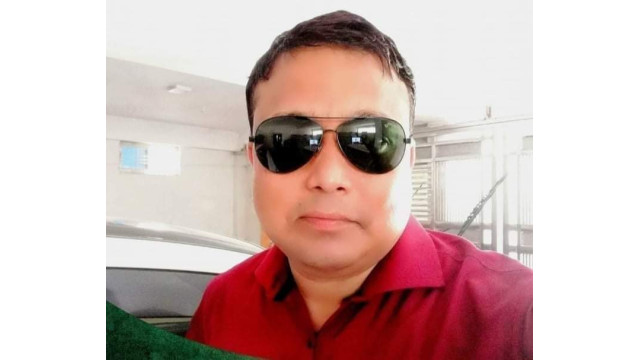 চাঁপাইনবাবগঞ্জে ফেন্সিডিলসহ আটককৃত উপ-সচিবের আত্মহত্যার চেষ্টা