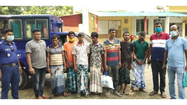 চাঁপাইনবাবগঞ্জে পুলিশের অভিযানে ৭ জনকে গ্রেপ্তার মোবাইল কোর্টে দন্ড প্রদান