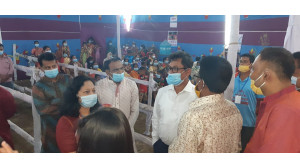 চাঁপাইনবাবগঞ্জ জেলা প্রশাসক মঞ্জুরুল হাফিজের বিভিন্ন পূজামণ্ডপ পরিদর্শন