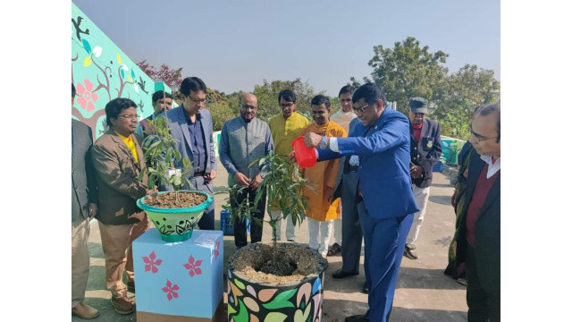 চাঁপাইনবাবগঞ্জে বসন্তবরণ ও পিঠা উৎসব শিল্পকলা অ্যাকাডেমিতে ছাদ শিল্পের উদ্বোধন