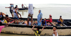 পদ্মা নদীর দক্ষিন চরপাঁকা ঘাটে  বজ্রপাতে ১৬ জন নিহত, আহত ৯