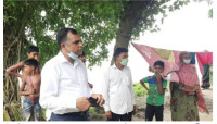গোমস্তাপুরে বন্যার পানিতে নিমজ্জিত  এলাকা পরিদর্শন জেলা প্রশাসকের 