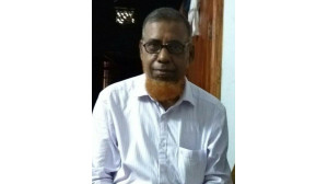 শহর  সরকারি প্রাথমিক বিদ্যালয়ের  প্রধান শিক্ষক গোলাম সারওয়ার সড়ক দূর্ঘটনায় নিহত