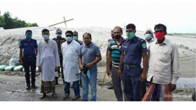 অবৈধ বালু উত্তোলনের দায়ে ভ্রাম্যমাণ আদালতে ১ লাখ টাকা জরিমানা