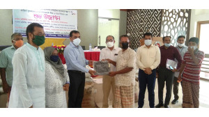 চাঁপাইনবাবগঞ্জে কৃষকদের মাঝে মাসকালাই ও বীজ বিতরণ