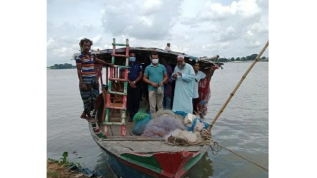 মহানন্দায় লাখ টাকার কারেন্ট জাল ধ্বংস